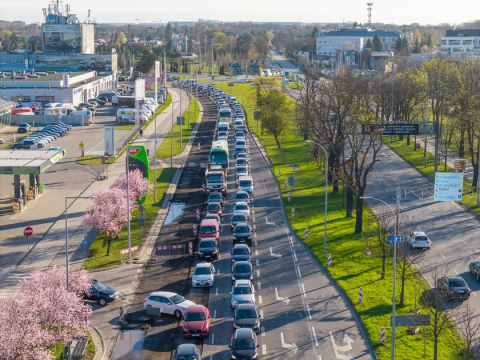 Ruszył remont alei Karkonoskiej we Wrocławiu. Jak długo potrwają utrudnienia? - 2
