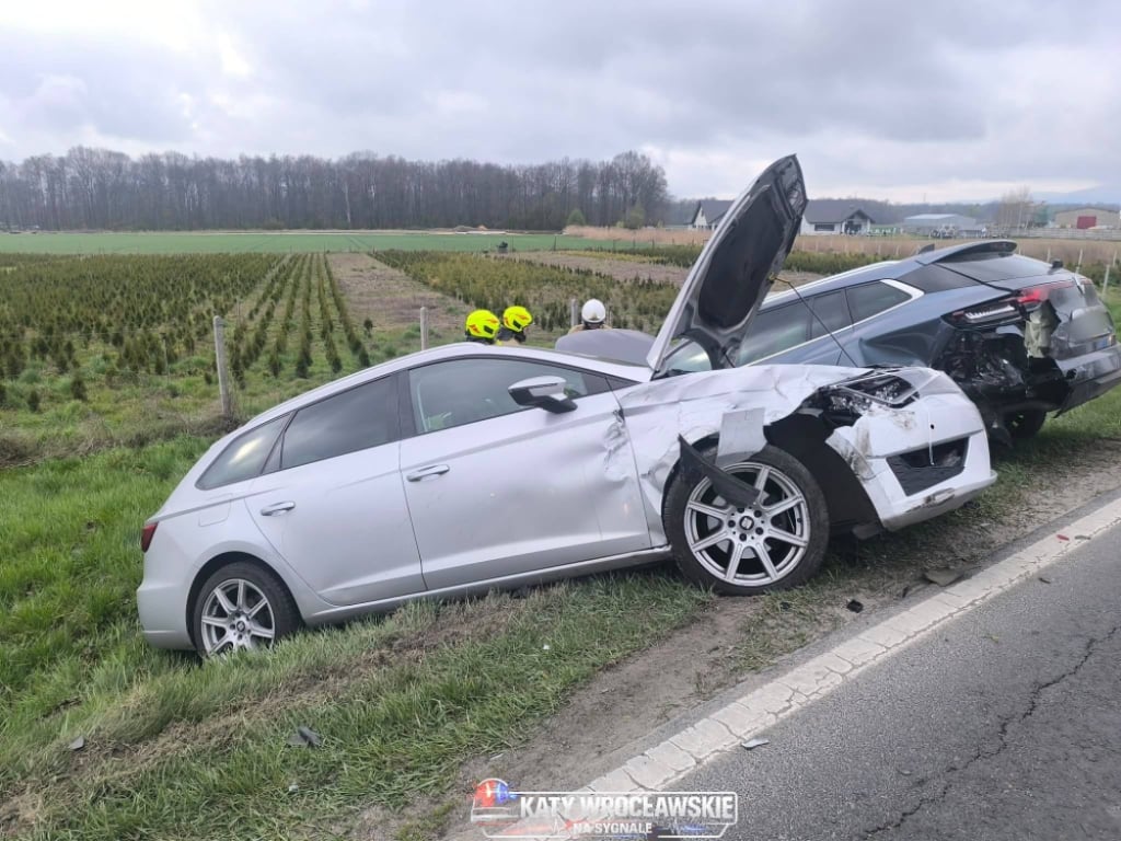 Kolizja 3 pojazdów na DK35. Utrudnienia dla kierowców - Kolizja na Drodze Krajowej 35. 
