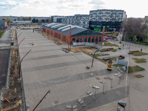 Problemy z remontem placu przy CH Zajezdnia. Wykonawca zszedł z budowy, trzeba znaleźć nowego - 6