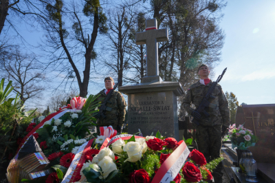 Mija 16 lat od katastrofy Smoleńskiej. Dolny Śląsk pamięta o tych, kt&oacute;rzy wtedy zginęli