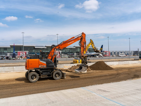 Terminal na lotnisku we Wrocławiu będzie większy. Wiemy, co w nim powstanie - 7