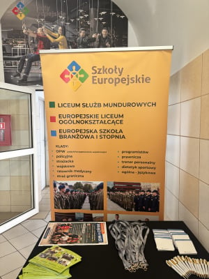 Dni otwarte Wrocławskiego Liceum Służb Mundurowych. Kandydaci poznali wymagania - 3