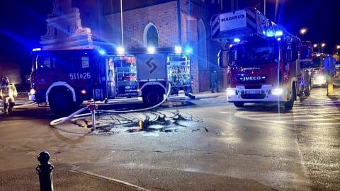 Trzy pożary jednego wieczoru w Oleśnicy. Mężczyzna zginął w przyczepie kempingowej, był też dym w cerkwi - 0