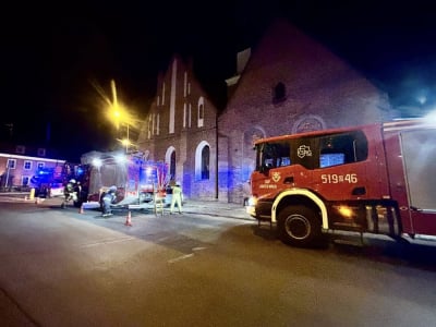 Trzy pożary jednego wieczoru w Oleśnicy. Mężczyzna zginął w przyczepie kempingowej, był też dym w cerkwi - 6