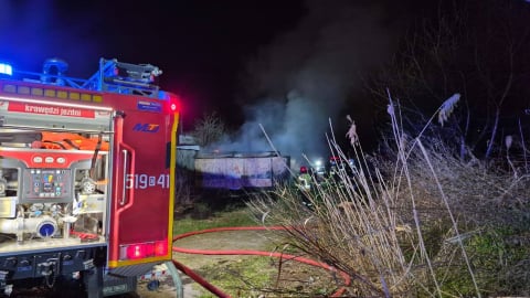 Trzy pożary jednego wieczoru w Oleśnicy. Mężczyzna zginął w przyczepie kempingowej, był też dym w cerkwi - 3