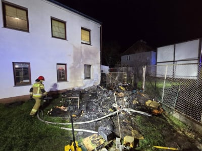 Trzy pożary jednego wieczoru w Oleśnicy. Mężczyzna zginął w przyczepie kempingowej