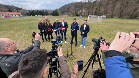 2 miliony na przebudowę stadionu we Wleniu po powodzi. "Dzieci nie miały gdzie trenować" - 1