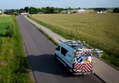 Gmina Czernica znalazła spos&oacute;b na dziury w jezdni? Skaner na k&oacute;łkach sprawdza drogi w okolicy