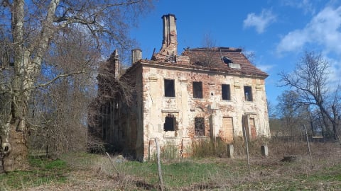 Sypiące się mury i ambitne plany. Pałac w Parchowie czeka na odbudowę - 2