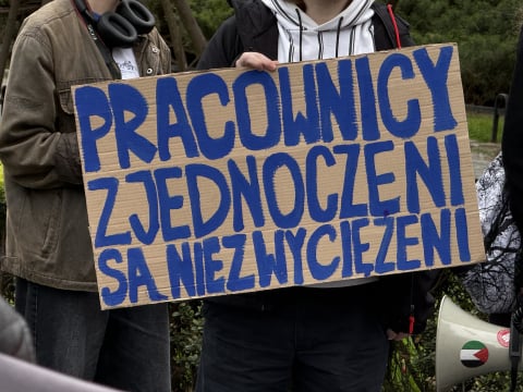 Protest pod Okrąglakiem. Byli pracownicy Etno Cafe walczą o 200 tys. zł wynagrodzeń - 0