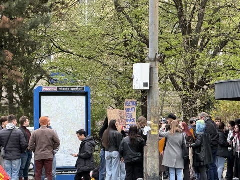 Protest pod Okrąglakiem. Byli pracownicy Etno Cafe walczą o 200 tys. zł wynagrodzeń - 5