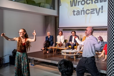 Parkiet taneczny w centrum Wrocławia. To tylko jedna z atrakcji przed dużym wydarzeniem