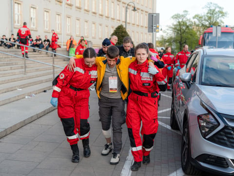 Napad i zakładnicy w Dolnośląskim Urzędzie Wojewódzkim. Zobaczcie zdjęcia z manewrów OLEK 2026! - 13