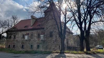 Weszli do Dworu Czarne po 13 latach. Tak teraz wygląda renesansowy zabytek