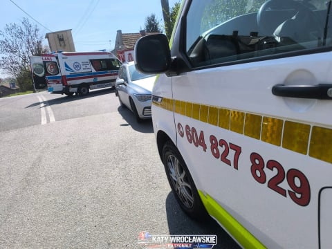 Poważny wypadek na DK35. Dwie osoby są ranne, kierowcy stoją w korkach - 0