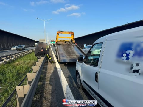 Karambol na Autostradowej Obwodnicy Wrocławia. Zderzyło się aż 5 samochodów! [ZDJĘCIA] - 1