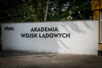 Skandal w Akademii Wojsk Lądowych we Wrocławiu. Oficer usłyszy kilkadziesiąt zarzut&oacute;w