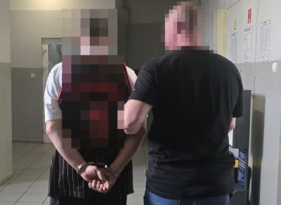 Przyszedł do pracy z siekierą, a wcześniej groził szefowi. Poszło o wypłatę