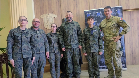 Tutaj uczą produkcji i wykorzystywania dronów bojowych. Szkoła z Legnicy inspiracją dla Wojska Polskiego - 1