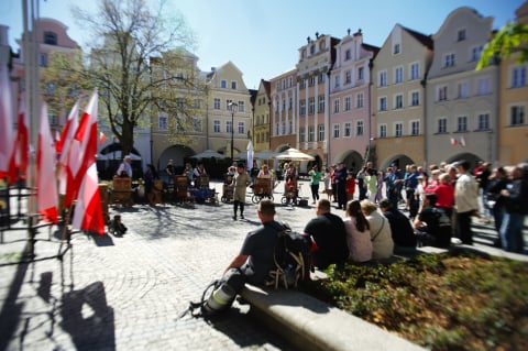 Katarynki znów grają w Jeleniej Górze. Ten festiwal przyciąga tłumy. "Katarynka jest prekursorem komputera" - 1