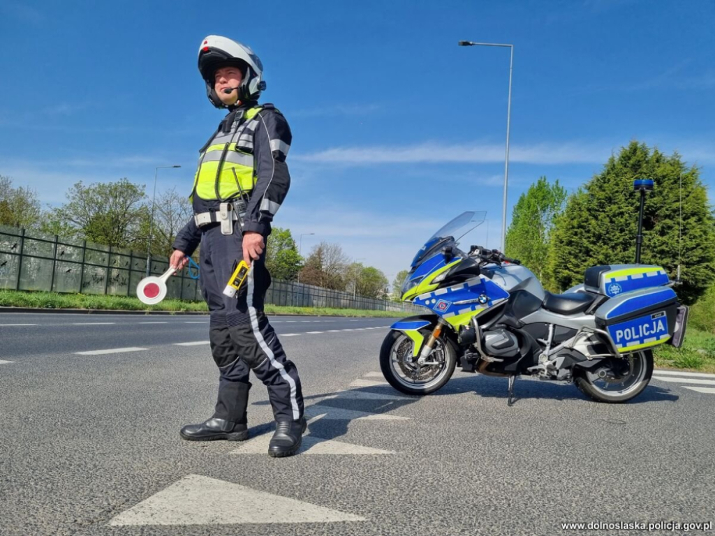 Setki pijanych kierowców i wiele wypadków. Majówka to pracowity czas dla policjantów - Funkcjonariusze apelują o ostrożność i rozsądek podczas powrotów z długiego weekendu.
