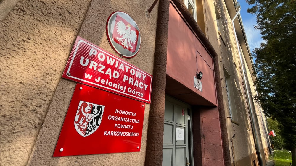 Fabryki tną etaty w Jeleniej Górze. Na bruk może trafić ponad 300 osób - Zwolnienia grupowe w Jeleniej Górze. Setki osób mogą stracić pracę.