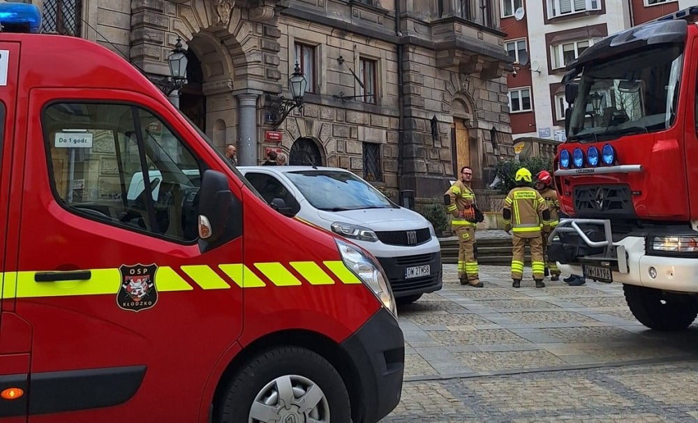 Strażacy-ochotnicy kontra burmistrz. Kłótnia o finansowanie OSP w Kłodzku - Konflikt między OSP Kłodzko a burmistrzem Michałem Piszko.