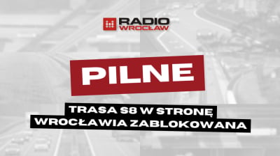 Trasa S8 była zablokowana w stronę Wrocławia. Służby wyciągały ciężar&oacute;wkę z rowu