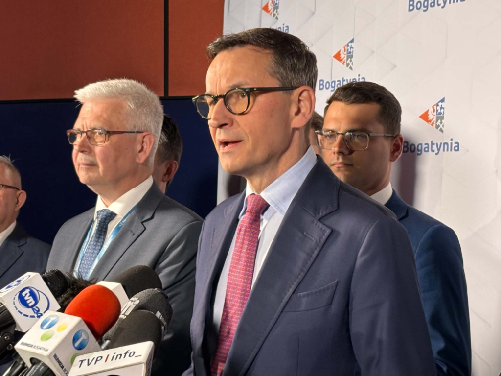 Morawiecki o przyszłości w PiS: „Codziennie będę wydawał jedną bitwę temu rządowi” -  Morawiecki zostaje w PiS. Zapowiada codzienną walkę z rządem i popiera referendum