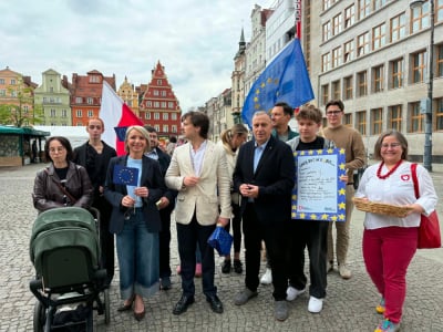 "Polska bogata to Polska w Unii Europejskiej". Działacze KO wyszli na Rynek z okazji Dnia Europy