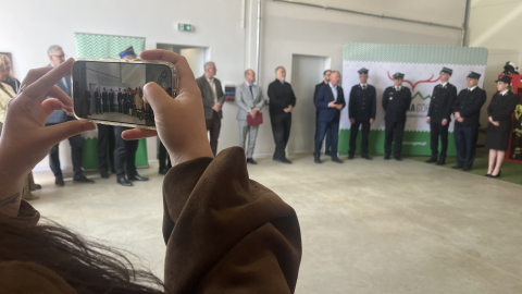 Nowa remiza dla jeleniogórskiej OSP. Do tej pory strażacy przebierali się pod wiatą - 0