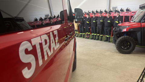 Nowa remiza dla jeleniogórskiej OSP. Do tej pory strażacy przebierali się pod wiatą - 2