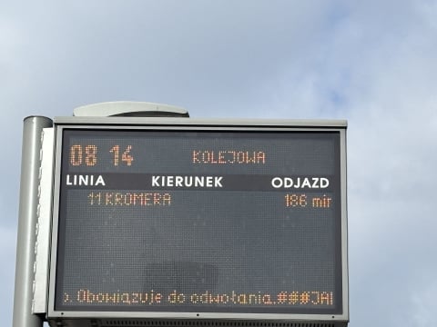 W kalendarzu środa, a na tablicach MPK sobota. Wyświetlacze wprowadzają pasażerów w błąd - 2