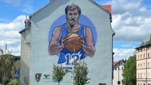 Wałbrzych uhonorował wybitnego koszykarza. Tak wygląda nowy mural w mieście