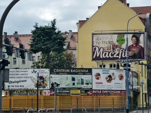 Banery i billboardy znikną z ulic? Legnicki magistrat chce uporządkować miejską przestrzeń - 3