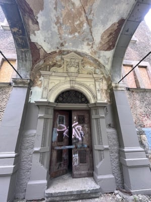 Zamek Książ przejmuje zniszczoną willę w centrum Wałbrzycha. Wiemy, co tam powstanie [ZDJĘCIA] - 3