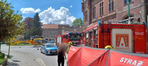 78-latek wjechał w budynek, zginęła pasażerka. Tragiczny wypadek na Dolnym Śląsku - 1