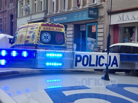 78-latek wjechał w budynek, zginęła pasażerka. Tragiczny wypadek na Dolnym Śląsku - 3