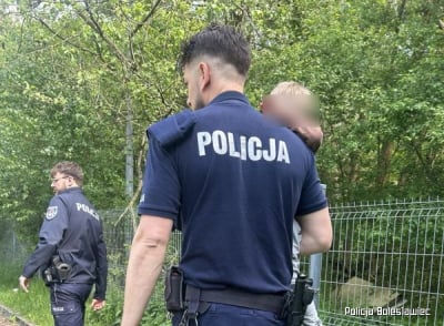 Trzylatek zgubił się podczas spaceru z babcią. Odnaleziono go niedaleko lasu