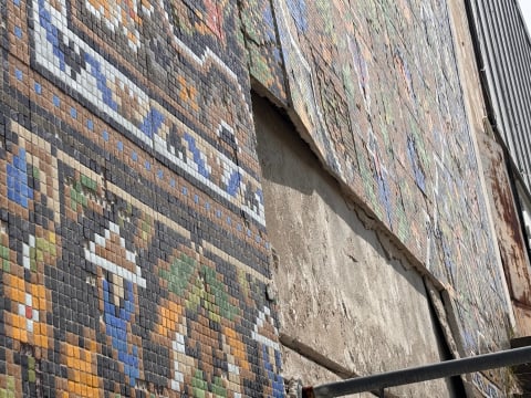Zabytkowa mozaika w Kowarach pod ochroną. Mieszkańcy uratowali mural w ostatniej chwili - 2