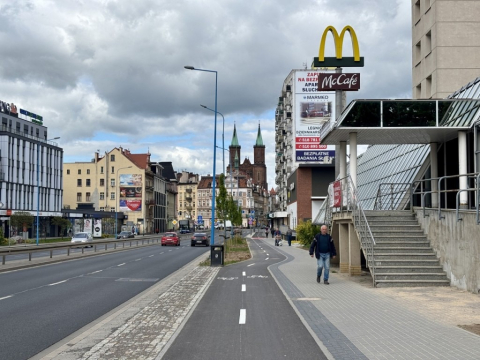 Nowa ścieżka rowerowa w Legnicy otwarta. Ma ułatwić cyklistom podróż do centrum - 2