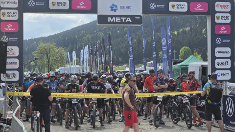 Ponad 700 zawodników na starcie Bike Maratonu w Dusznikach-Zdroju - 0