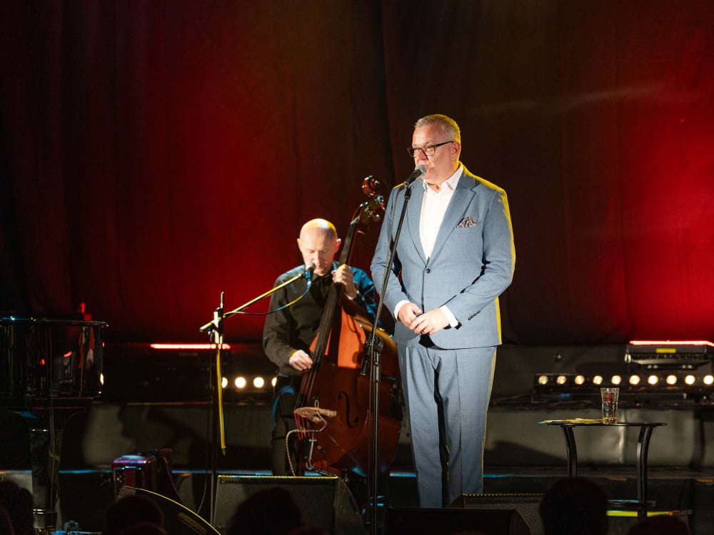 "Wspaniały! Dobry humor". Artur Andrus zagrał w Sali Koncertowej Radia Wrocław – Artur Andrus w Sali Koncertowej Radia Wrocław.