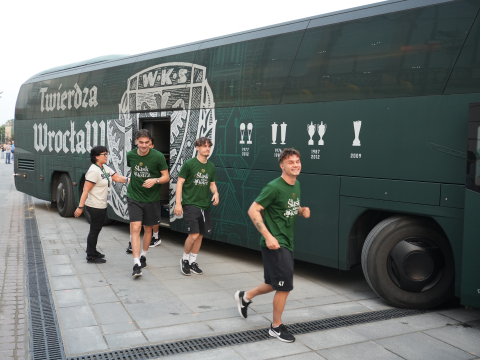Piłkarze i kibice świętowali razem. Śląsk Wrocław wraca do Ekstraklasy - 9