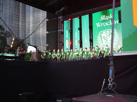 Piłkarze i kibice świętowali razem. Śląsk Wrocław wraca do Ekstraklasy - 11