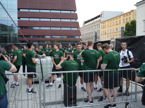 Piłkarze i kibice świętowali razem. Śląsk Wrocław wraca do Ekstraklasy - 13