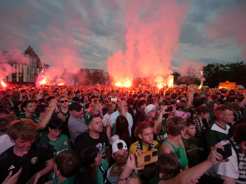 Piłkarze i kibice świętowali razem. Śląsk Wrocław wraca do Ekstraklasy - 1