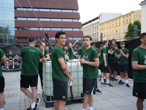 Piłkarze i kibice świętowali razem. Śląsk Wrocław wraca do Ekstraklasy - 2