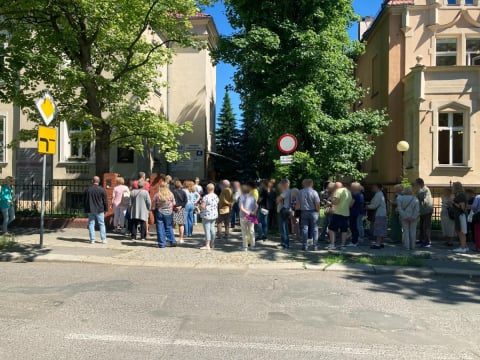 Nawet 5 godzin w kolejce do rejestracji na badania. NFZ zapowiada kontrolę w Legnicy - 1