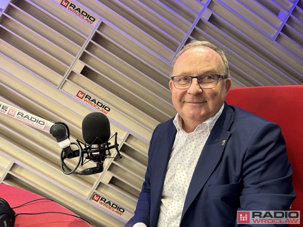 Polityczny impas w powiecie wrocławskim? Los starosty nadal niepewny: "Rozmawiamy o różnych wariantach" - Włodzimierz Chlebosz - starosta powiatu wrocławskiego w studiu Radia Wrocław.